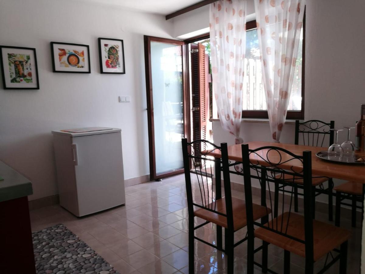 Ferienhaus Bozena Appartment 2 Върсар Екстериор снимка