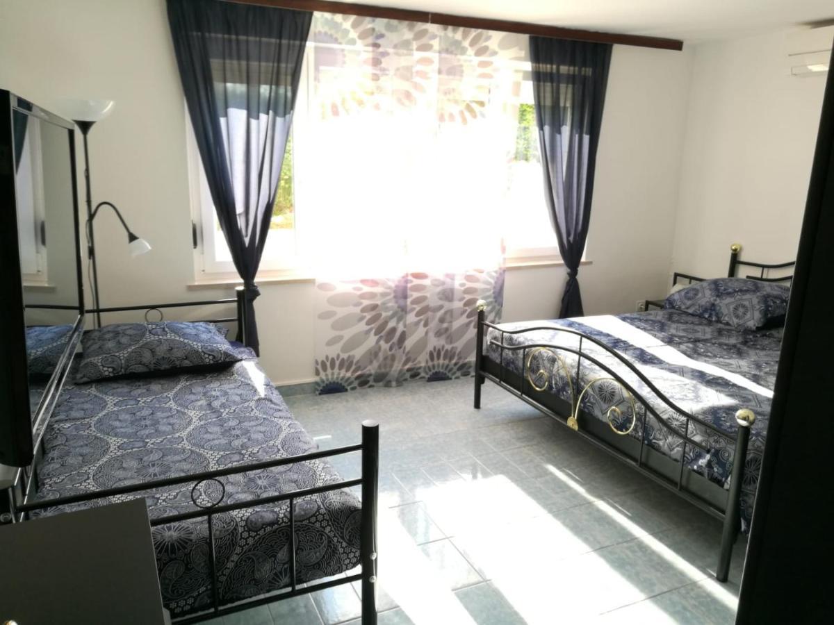 Ferienhaus Bozena Appartment 2 Върсар Екстериор снимка